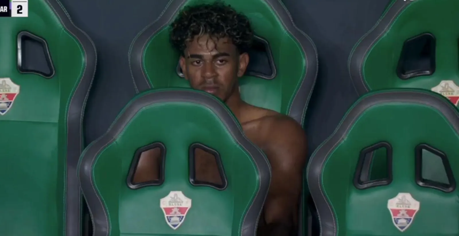 Lamine Yamal gets angry as a substitution